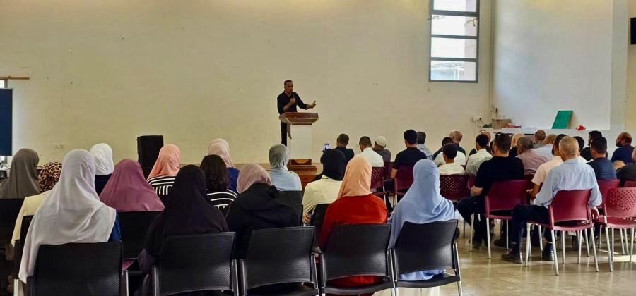 الفريديس تستضيف المحامي عمر خمايسي في محاضرة قانونية